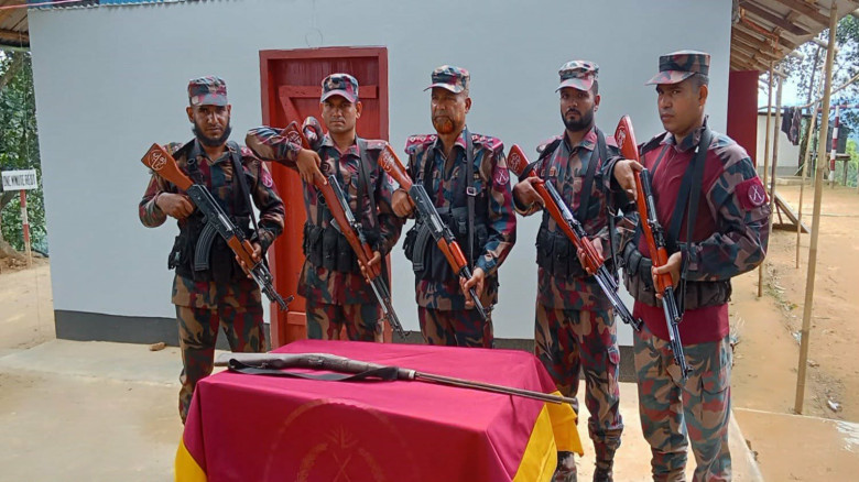 ৪১ বিজিবির অভিযানে  বিলাইছড়িতে পরিত্যক্ত অবস্থায় এ...