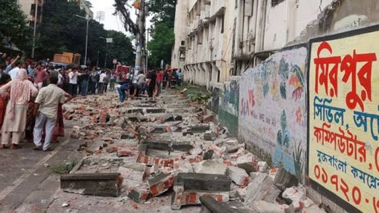 মিরপুরে দেয়াল ধসে দুইজন নিহত...