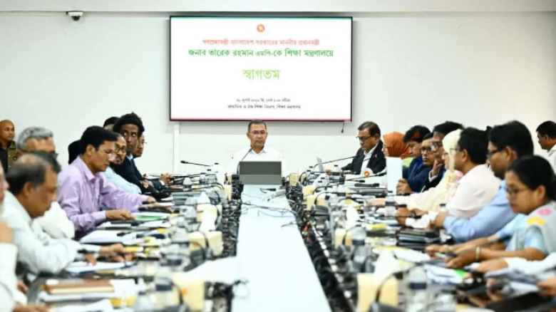 প্রথমবারের মতো শিক্ষা মন্ত্রণালয় পরিদর্শন করলেন প...