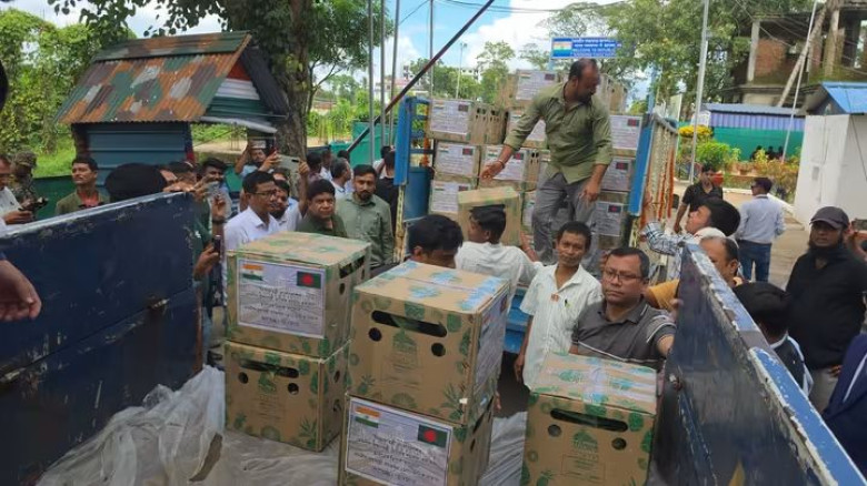 বাংলাদেশের প্রধানমন্ত্রীর জন্য আনারস পাঠিয়েছেন ত্র...