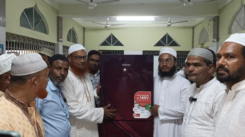 নোয়াখালী সদরের চাঁন্দ মিয়া হাজী জামে মসজিদের ইমা...