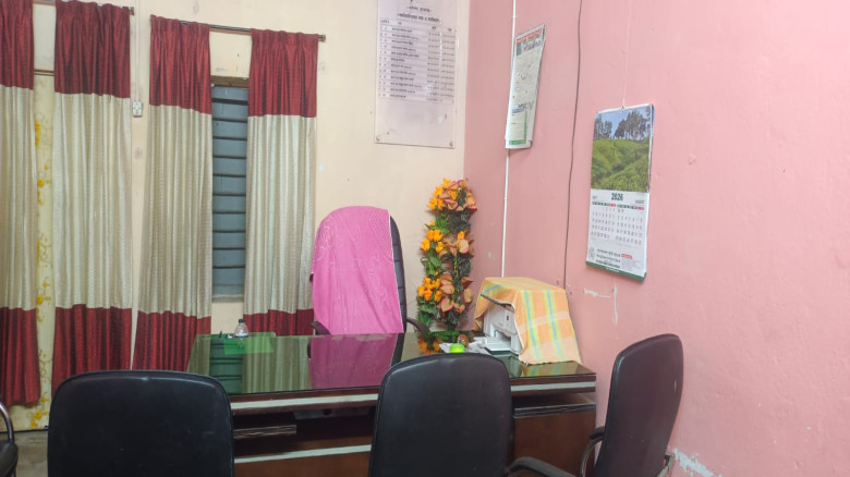 ধর্মপাশায় নির্দিষ্ট সময়ে অফিস না করার অভিযোগ উঠেছে...