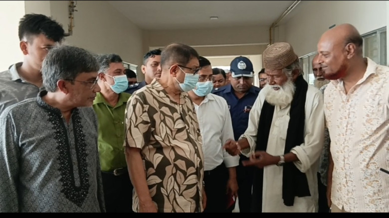 গোবিন্দগঞ্জ উপজেলা স্বাস্থ্য  কমপ্লেক্স এ অব্যবস্থ...