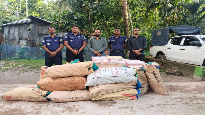 মির্জাগঞ্জে ৫৩০ কেজি অবৈধ পলিথিন জব্দ...