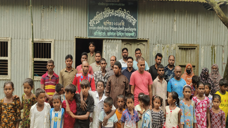 চৌহালীতে  প্রতিবন্ধীদের শিক্ষার আলো ছড়াচ্ছে খাষপুক...