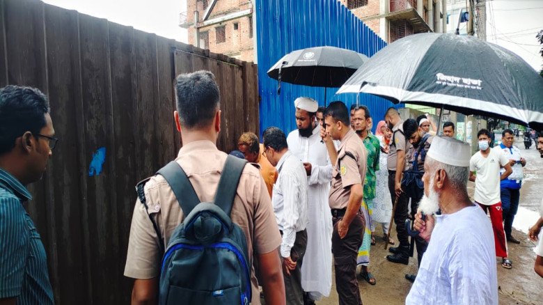 ডেমরায় জিপসাম কারখানা বন্ধ ও স্থানন্তরে ডিএমপির ভ্...