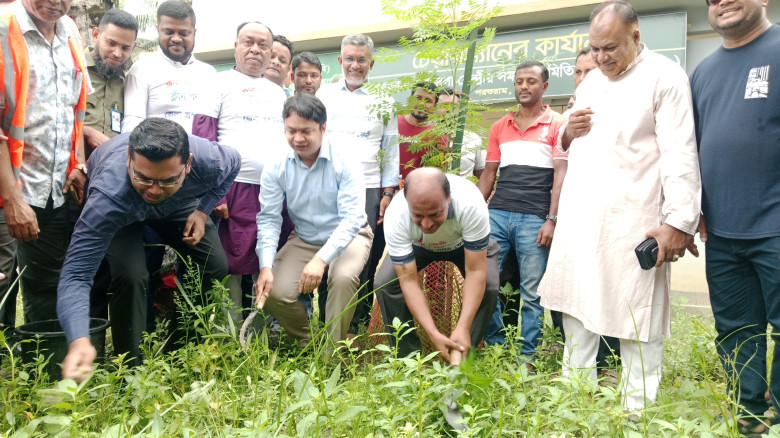 ফেনীকে পরিচ্ছন্ন ও বাসযোগ্য করার অঙ্গীকারে ‘ক্লিন ...