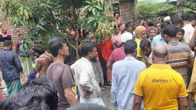 বাগেরহাটে একই পরিবারের তিনজনের গলিত মরদেহ উদ্ধার...