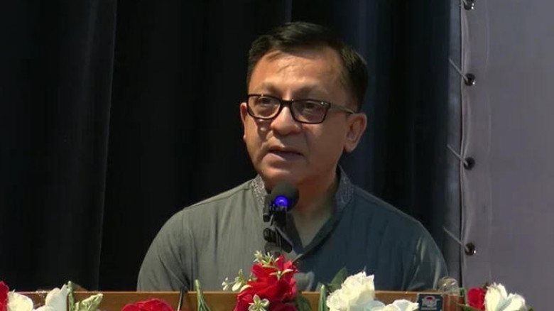 দেশের জ্বালানি সংকট কাটাতে সময় লাগবে: বাণিজ্যমন্ত্...