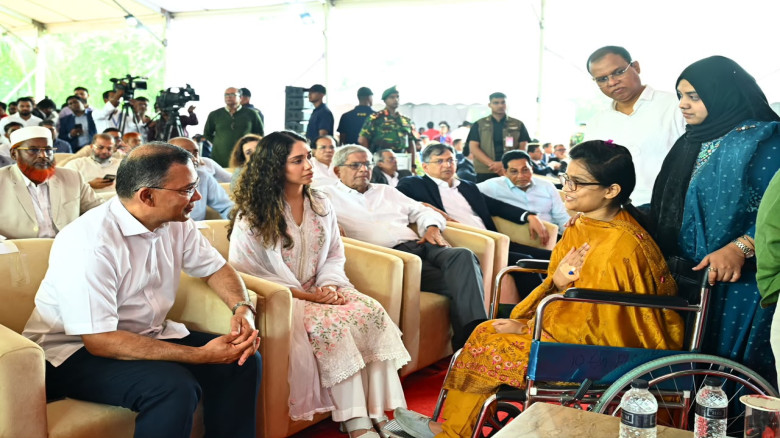 জুলাই গণঅভ্যুত্থানে আহত যোদ্ধা মিতুর খোঁজ নিলেন প্...