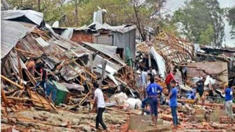 উপকূল হারিয়ে বস্তিতে ঠাঁই, খুলনায় বাড়ছে জলবায়ু বাস...