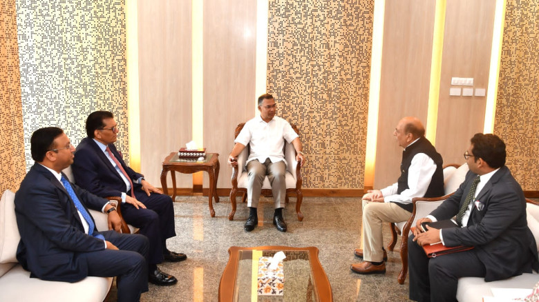 প্রধানমন্ত্রীর সঙ্গে ভারতীয় হাইকমিশনারের বৈঠক...