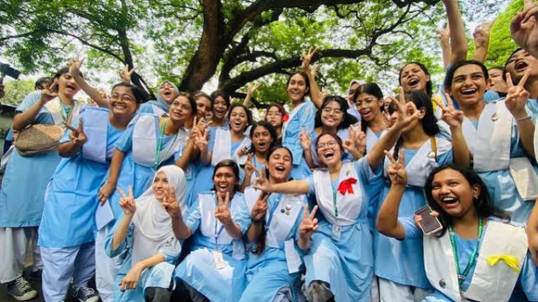ফুলবাড়ীতে এসএসসির ফলাফলে, পাসের হার ৬৫.৩১ শতাংশ—সর...