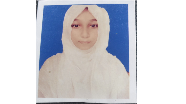 চৌগাছায় বাবার লাশ রেখে পরীক্ষা দেয়া ঋতু এসএসসিতে জ...