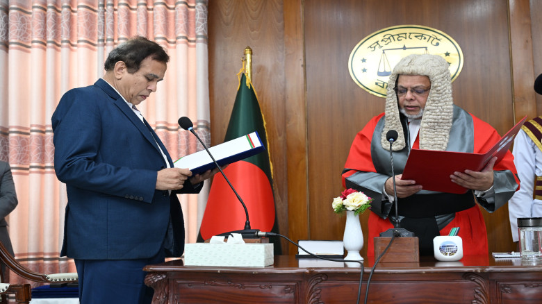 পিএসসির নবনিযুক্ত চার সদস্যের শপথ গ্রহণ...