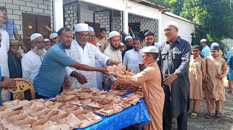 ইউনাইটেড গলমুকাপন ট্রাস্ট‘র উদ্যোগে ১৬০ মাদ্রাসা শ...