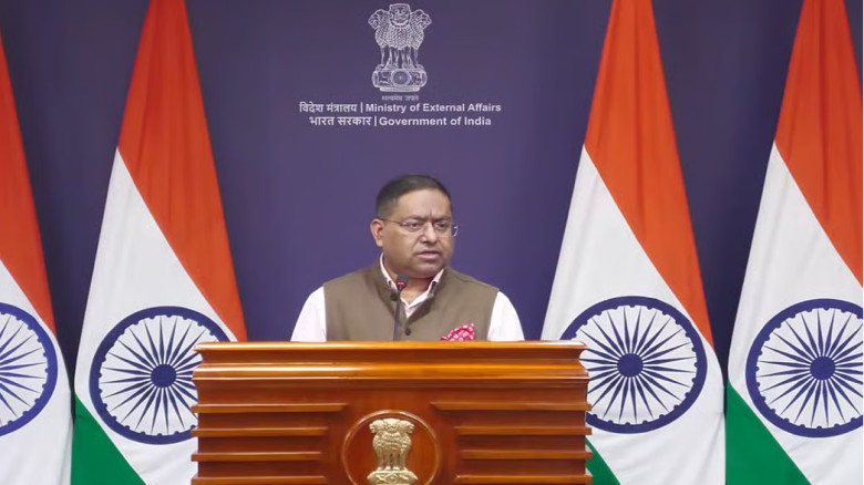 প্রধানমন্ত্রী তারেক রহমানকে দ্বিপক্ষীয় সফরে যাওয়ার...
