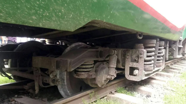 ঢাকা-ময়মনসিংহ রেলপথে বন্ধ রেল চলাচল...
