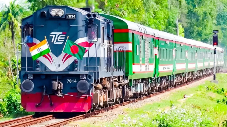 ভারত থেকে ১৯ রেল কোচ আনা হবে দেশে...