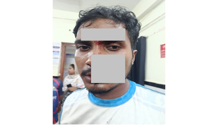 সাতক্ষীরায় অ্যাম্বুলেন্স উপহার দেওয়ার পরেই  হামল...