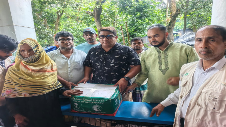 মাতামুহুরী উপজেলার পূর্ব বড ভেওলা ইউনিয়নে বন্যায় ক...