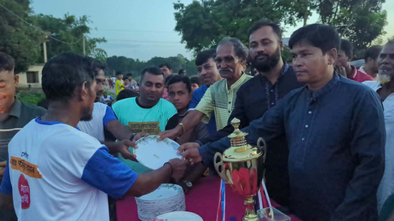 চাষাভাদ্রা  মাঠে  ফাইনাল ফুটবল খেলা অনুষ্ঠিত